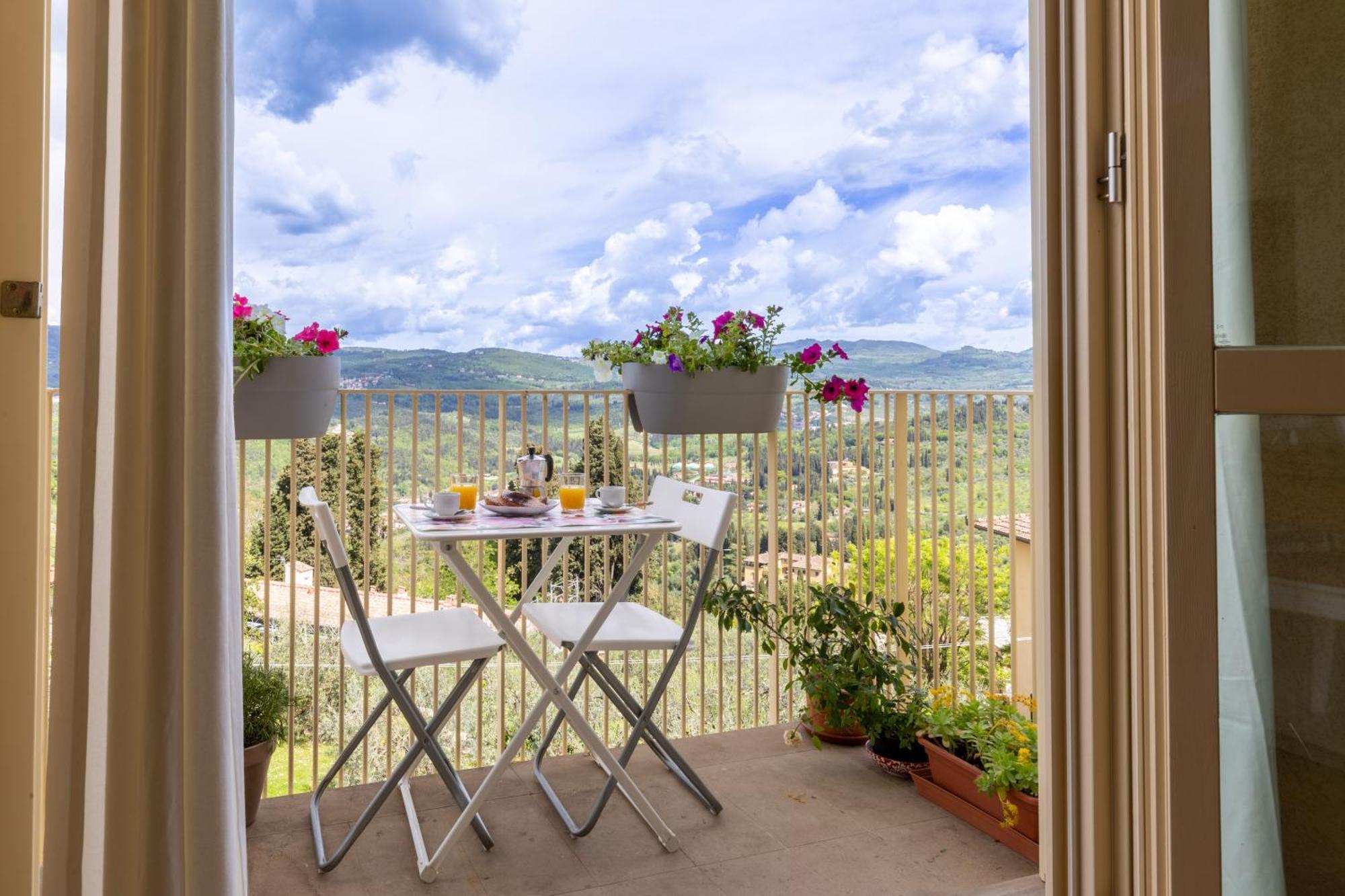 Gladys, Appartamento Con Vista A ฟีเอโซเล ภายนอก รูปภาพ